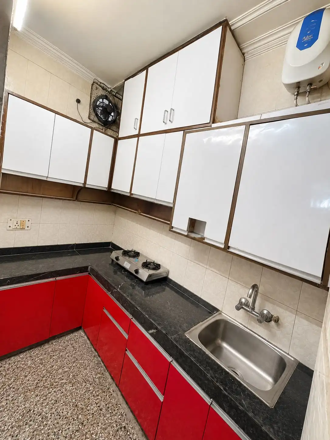 Spacious 1BHK Luxury Flat Thumbnail 3