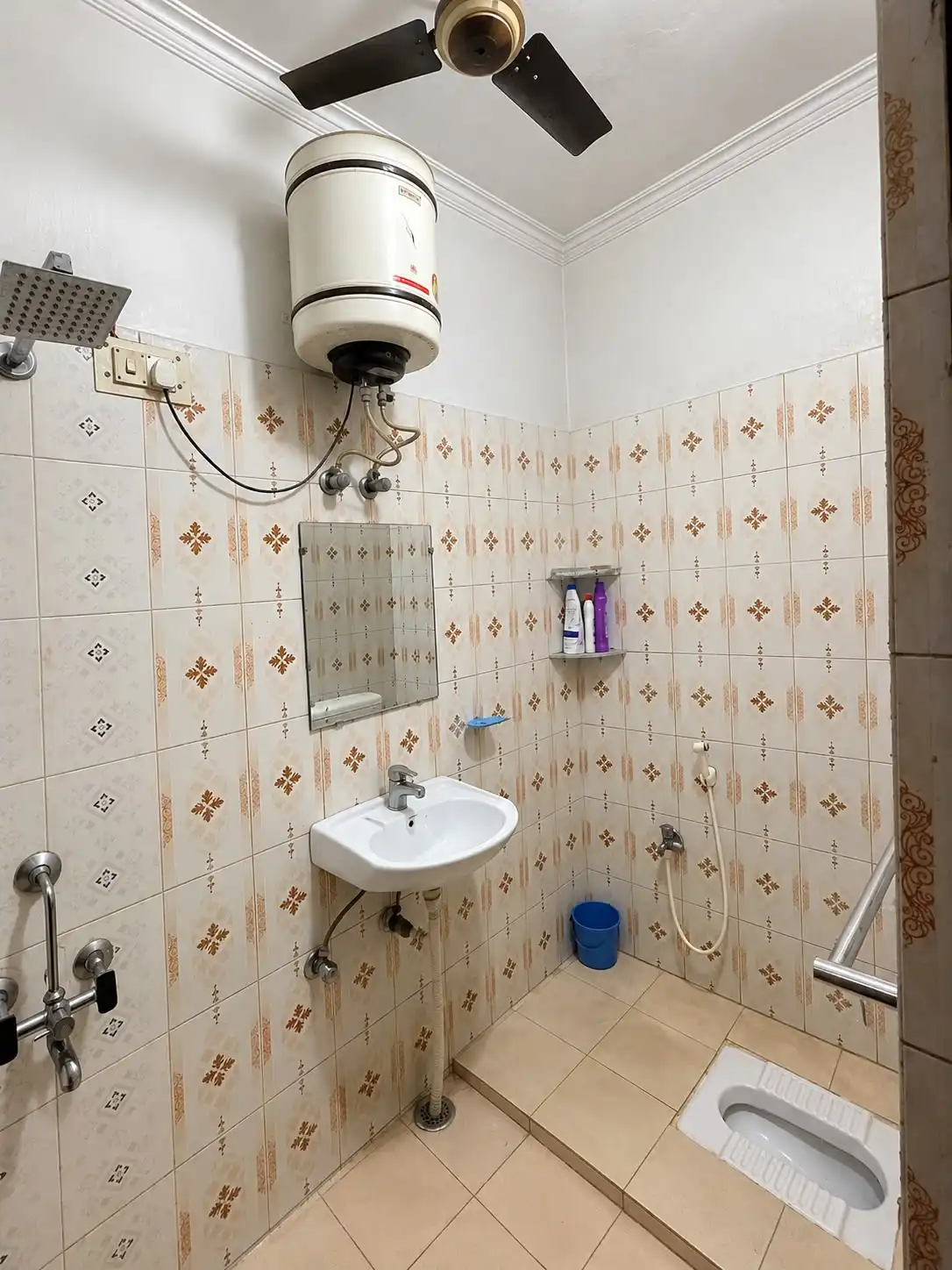 Spacious 1BHK Luxury Flat Thumbnail 4